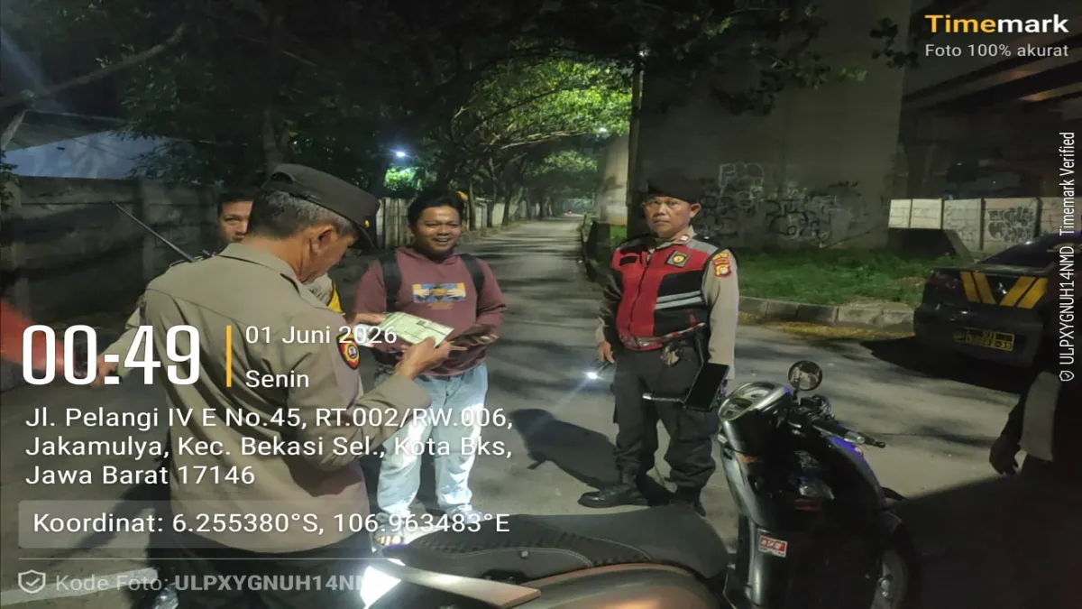 Polsek Bekasi Selatan Gelar Razia Stasioner Dini Hari, Perkuat Pengamanan dan Antisipasi Kejahatan Jalanan
