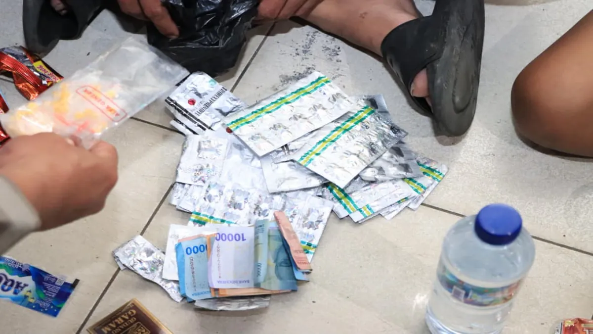 Polres Metro Bekasi Kota Intensifkan Patroli Cipkon, Pengedar Obat Terlarang Dibekuk Saat Razia Malam