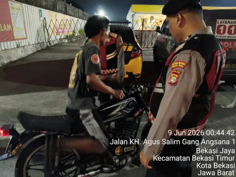 Razia Dini Hari di Bekasi Timur, Polsek Rawalumbu Perketat Pengawasan Titik Rawan Begal dan Narkoba