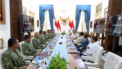 Prabowo Terima Laporan TNI, Terungkap Ribuan Desa Kini Nikmati Listrik, Jembatan dan Air Bersih