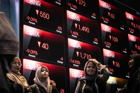 Hari Ini IHSG Ambles 2,53 Persen ke 5.692, 624 Saham Terseret Zona Merah
