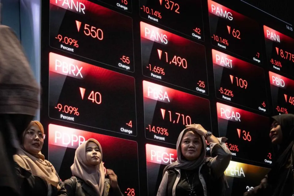 Hari Ini IHSG Ambles 2,53 Persen ke 5.692, 624 Saham Terseret Zona Merah