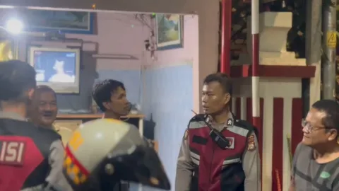 Breaking Patroli Polda Metro Jaya Amankan 3 Pemuda Bawa Celurit di Cideng, Diduga Hendak Lakukan Kejahatan Jalanan