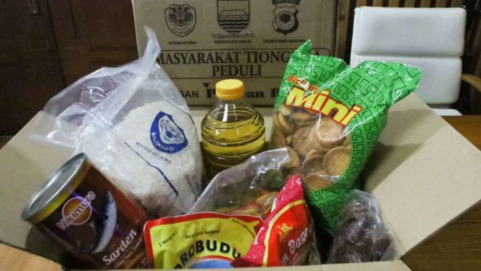 Farhan Pastikan Harga MinyaKita Sesuai HET, 60 Ribu Keluarga di Bandung Terima Bantuan Pangan