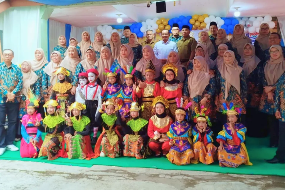 Ketua DPRD Kota Bekasi Hadiri Pentas Seni SDN Kali Baru III, Dorong Lahirnya Generasi Kreatif dan Berprestasi